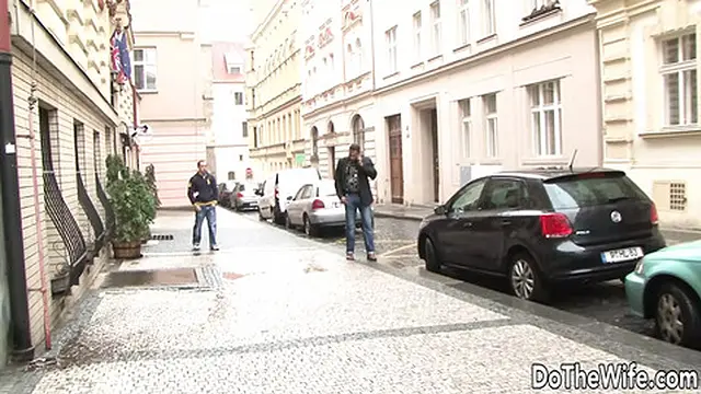 Gabriella Daniels Exchanges Creamy Pleasure with Her Cuckold Following Bottom Play