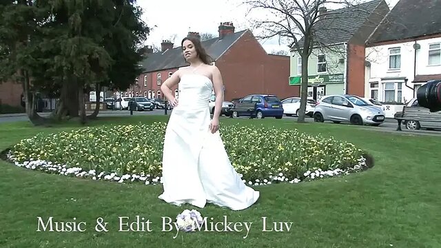 Cheating MILF wife rides and gets fucked at the party