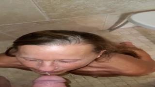 LESLIE THE Married Wife's Extreme Urination MixWatch Her Cheat and Piss in Her Married Mouth!!!