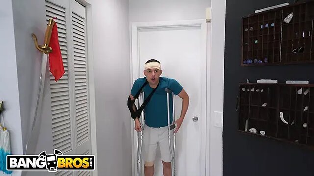 Big-titted hot nurse with huge ass drops her uniform for extra service