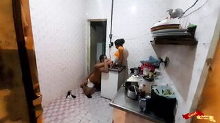 I诱惑纯洁无瑕的繼女進行粗暴強烈的性交。
