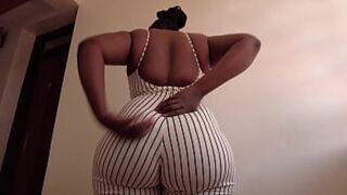 Sexy Big Ass🍑 Step Mom Got So Horny🥵 and Couldn't Resist Huge Cock🍆